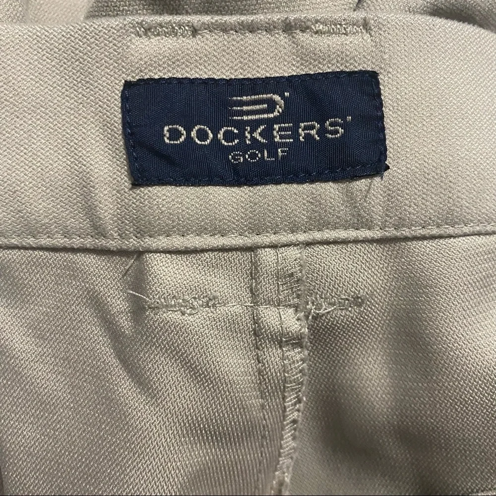 Dockers Golf Beige Khaki Flat Front Shorts